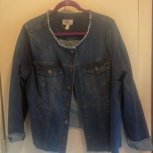 Logo frayed edge, jean jacket